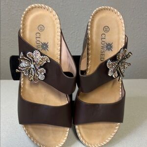 Closed Brown Sandals with Butterfly Ornament